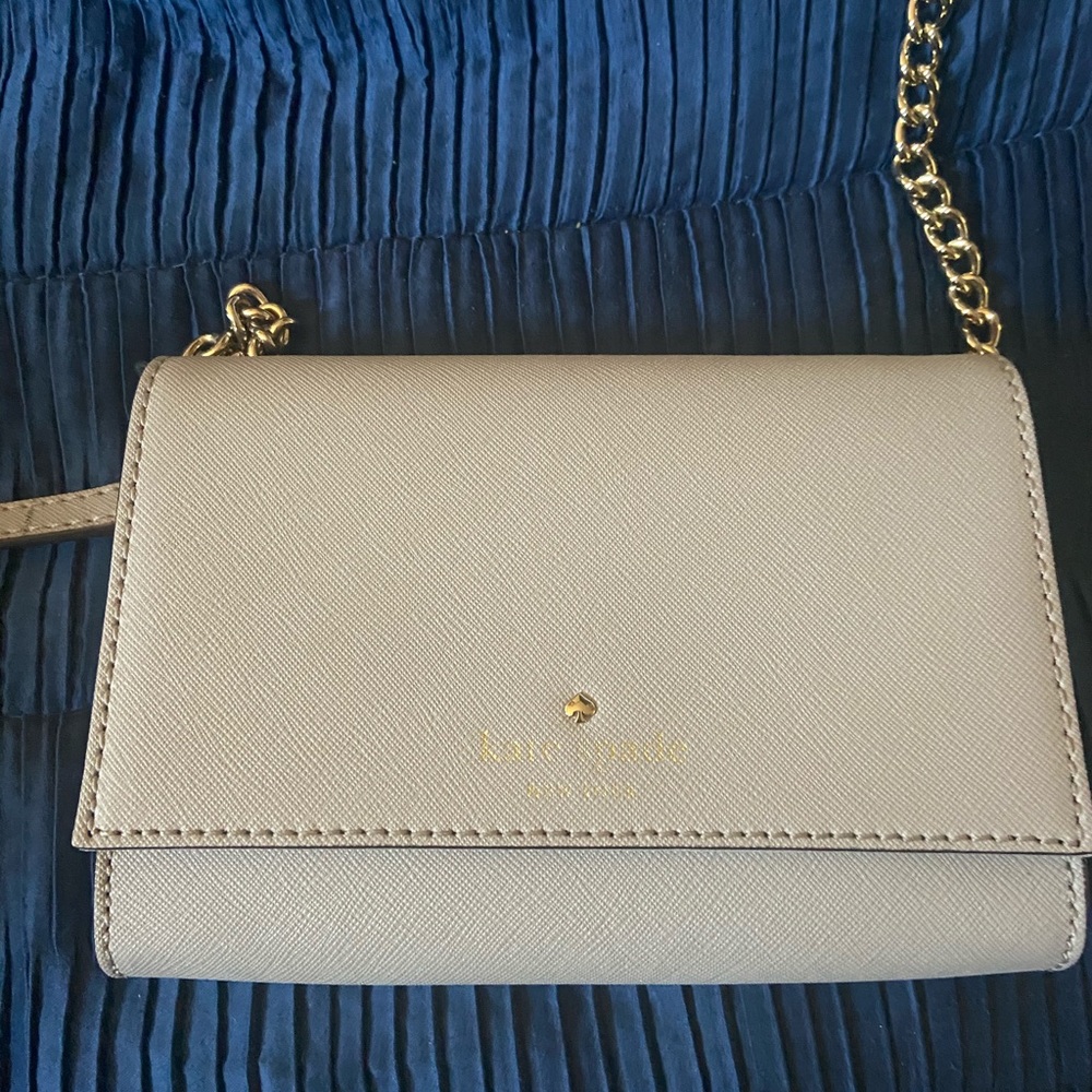 Small Kate Spade crossbody bag